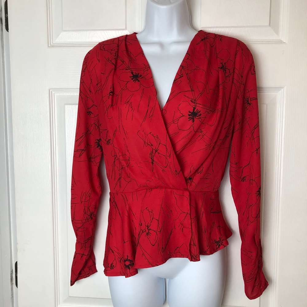 SOLD!!!!!!  Astr The Label Gorgeous Black and Red V-Neck Flouncy Peplum Top sz M